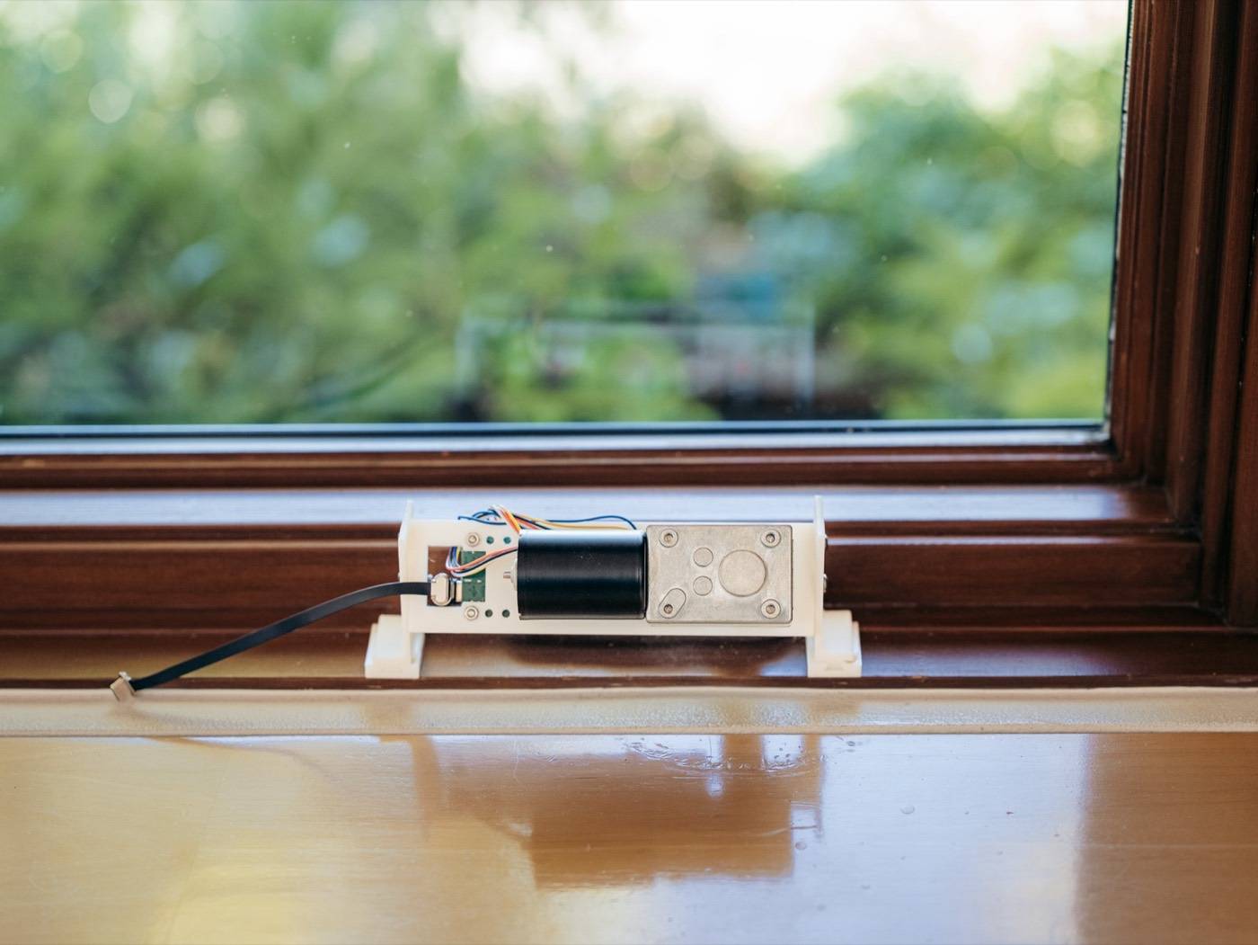 Step 4: Smarter Window controller mounted to the operator spindle